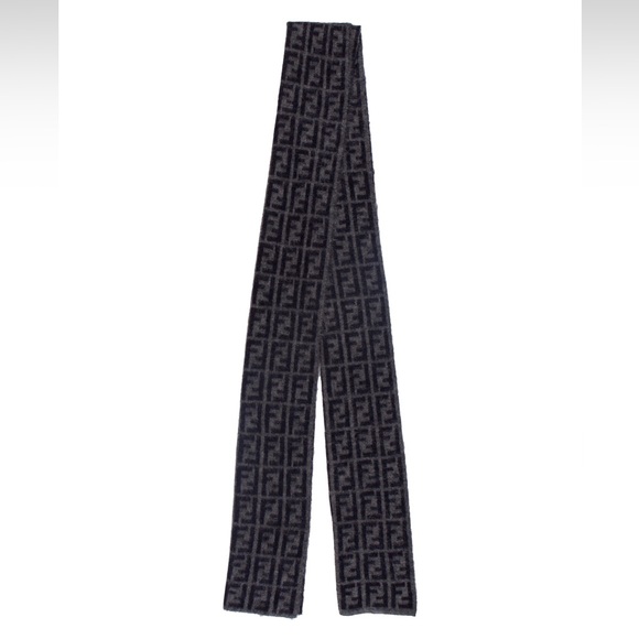 Fendi scarf 🧣 - Picture 2 of 4